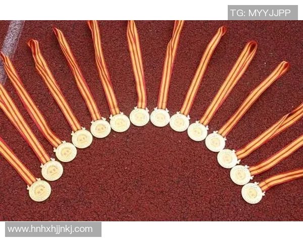 余姓足球明星的辉煌历程与成就解析